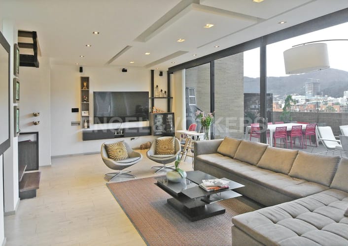 Apartamento de 3 alcobas en venta en Chico Norte, Bogotá, 171 m² · foto 2 de 16