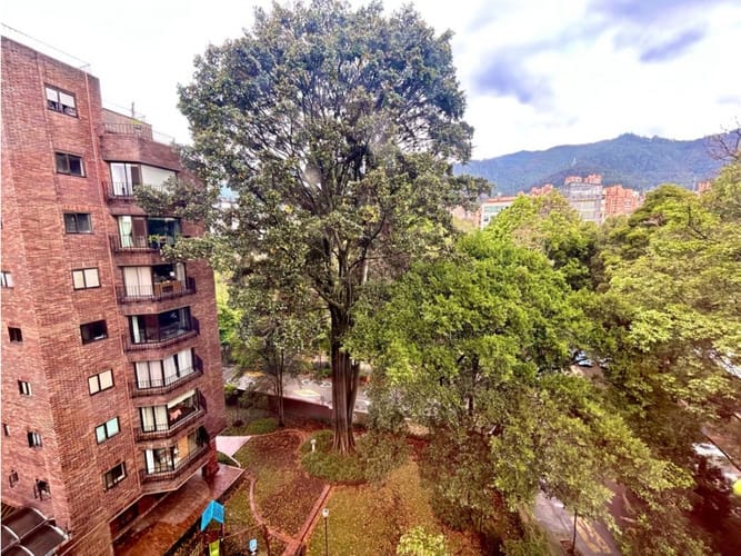 Apartamento de 4 alcobas en venta en Chico, Bogotá, 320 m² · foto 9 de 24