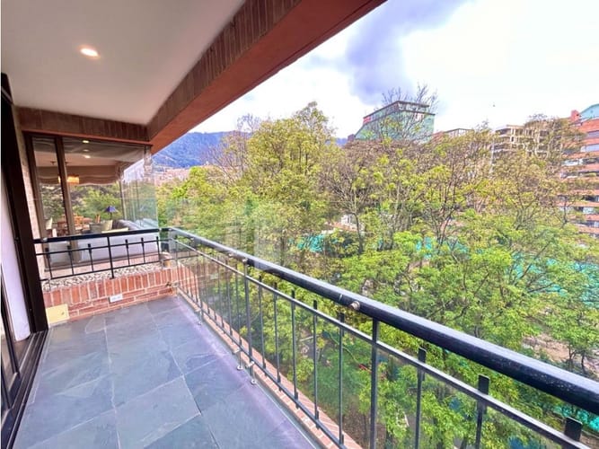 Apartamento de 4 alcobas en arriendo en Chico, Bogotá, 320 m² · foto 2 de 24