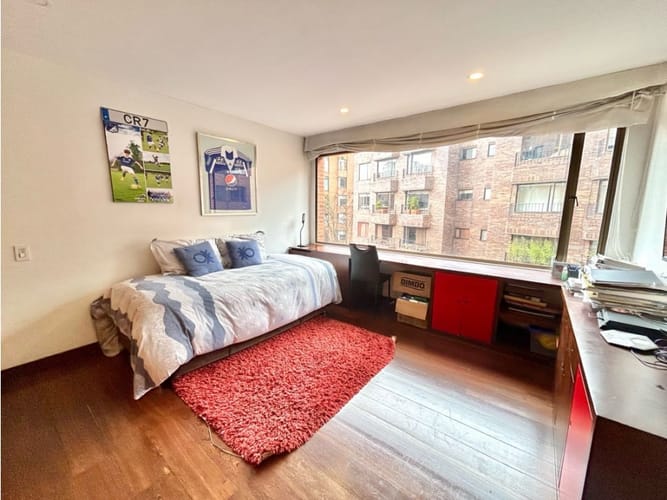 Apartamento de 4 alcobas en arriendo en Chico, Bogotá, 320 m² · foto 18 de 24