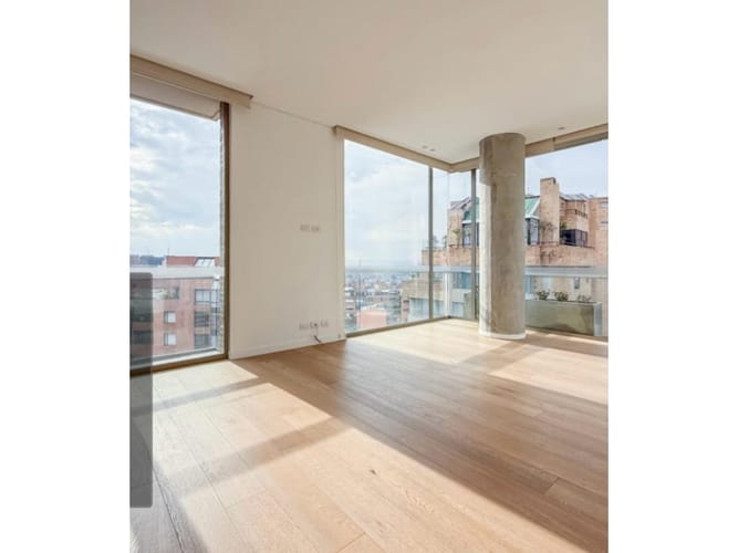 Apartamento de 3 alcobas en venta en Los Rosales, Bogotá, 267 m² · foto 5 de 23