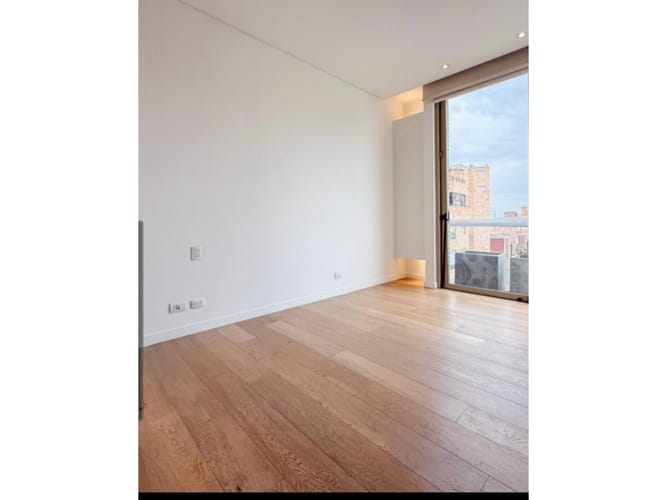 Apartamento de 3 alcobas en venta en Los Rosales, Bogotá, 267 m² · foto 11 de 23