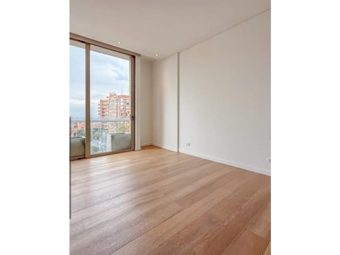 Apartamento de 3 alcobas en venta en Los Rosales, Bogotá, 267 m² · foto 12 de 23