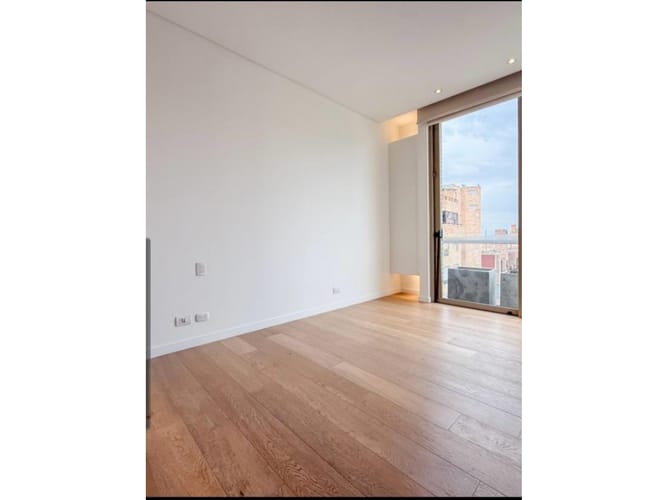 Apartamento de 3 alcobas en venta en Los Rosales, Bogotá, 267 m² · foto 14 de 23