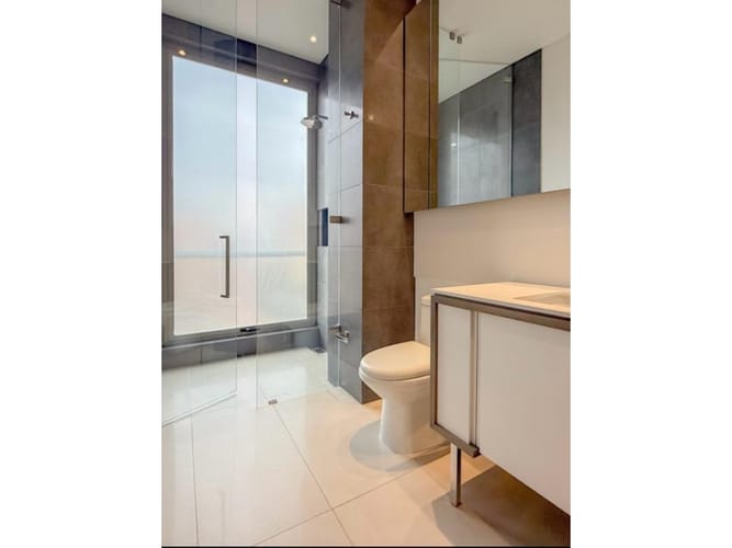 Apartamento de 3 alcobas en venta en Los Rosales, Bogotá, 267 m² · foto 18 de 23