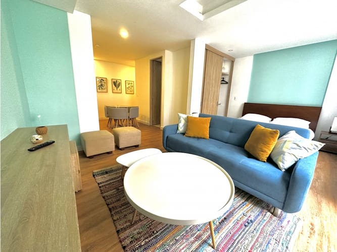 Apartaestudio en venta en La Candelaria, Bogotá, 33 m² · foto 1 de 13