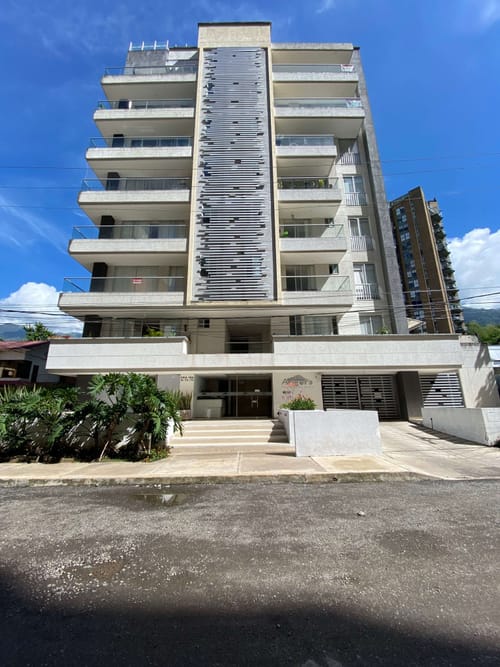 Apartamento de 4 alcobas en arriendo en La Gaviota, Ibagué, 212 m² · foto 3 de 24