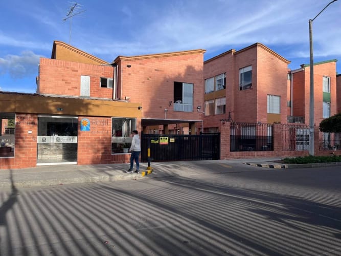 Casa de 3 alcobas en arriendo en Verbenal San Antonio, Bogotá, 69 m² · foto 3 de 24