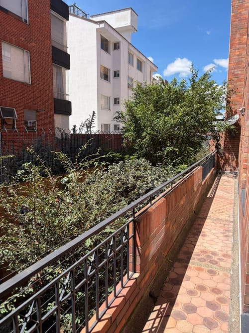 Apartamento de 4 alcobas en arriendo en Chicó Alto, Bogotá, 120 m² · foto 5 de 13