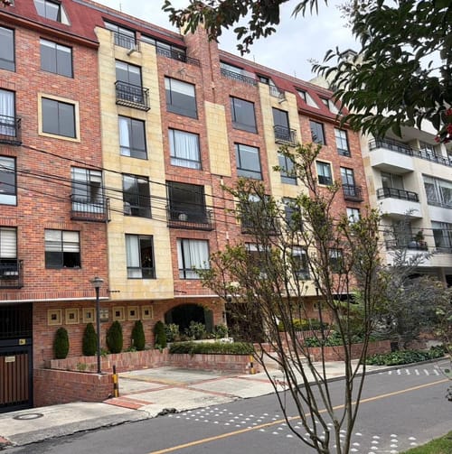 Apartamento de 4 alcobas en arriendo en Chicó Alto, Bogotá, 120 m² · foto 11 de 13