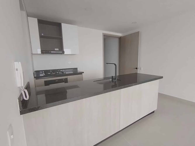 Apartamento de 3 alcobas en arriendo en Manga, Cartagena, 101 m² · foto 3 de 13
