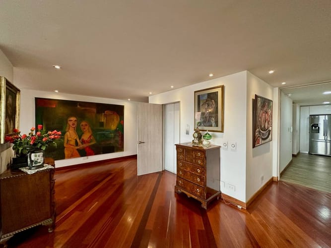 Apartamento de 3 alcobas en venta en El Refugio, Bogotá, 466 m² · foto 9 de 24