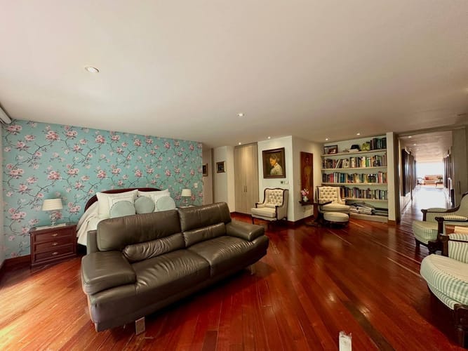 Apartamento de 3 alcobas en venta en El Refugio, Bogotá, 466 m² · foto 17 de 24