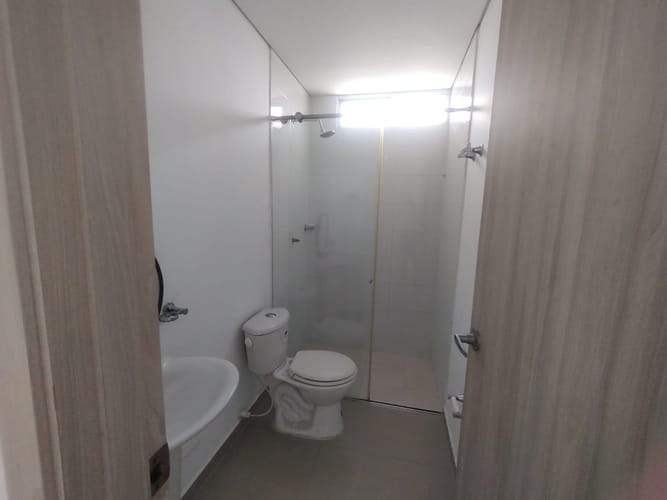 Apartamento de 3 alcobas en arriendo en Manga, Cartagena, 103 m² · foto 9 de 13