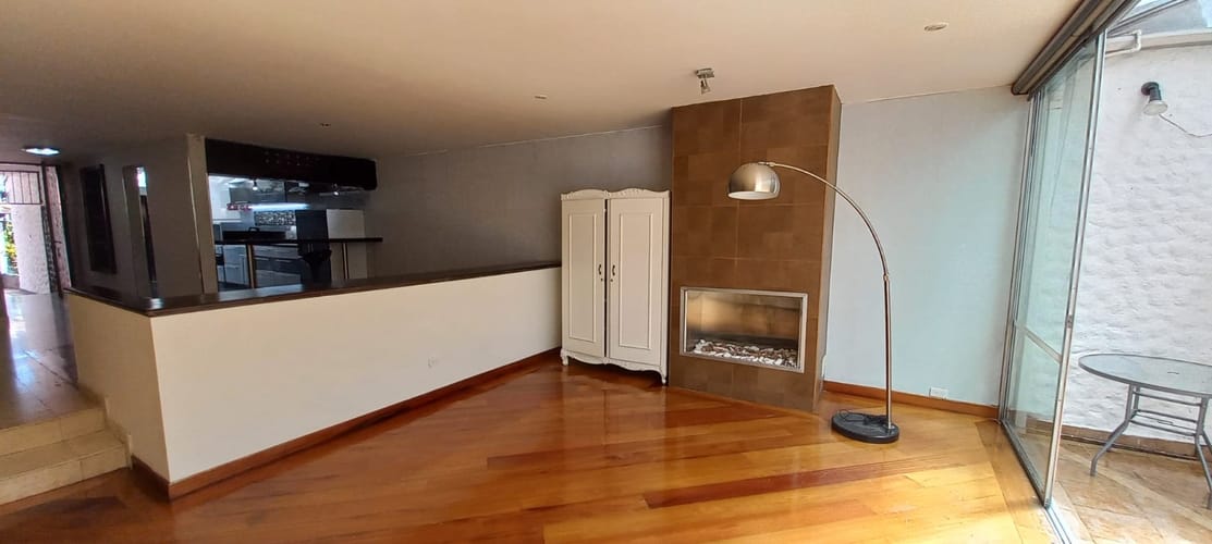 Casa de 4 alcobas en arriendo en Chicó Alto, Bogotá, 285 m² · foto 2 de 18