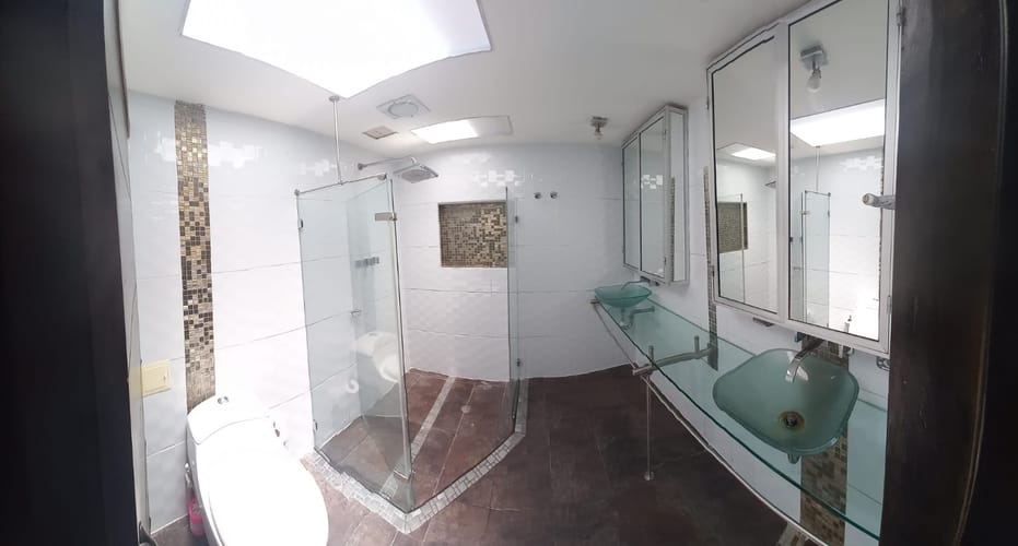 Casa de 4 alcobas en arriendo en Chicó Alto, Bogotá, 285 m² · foto 10 de 18