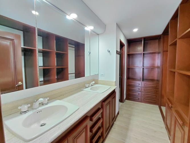 Apartamento de 4 alcobas en arriendo en Chapinero, Bogotá, 250 m² · foto 17 de 24