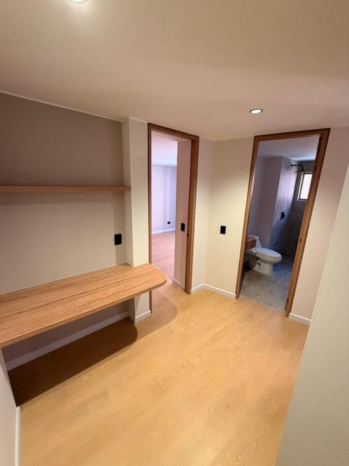 Apartamento de 2 alcobas en venta en Chicó Navarra, Bogotá, 85 m² · foto 2 de 18