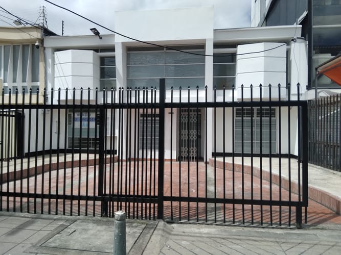 Casa de 14 alcobas en arriendo en Toberin, Bogotá, 550 m² · foto 3 de 8