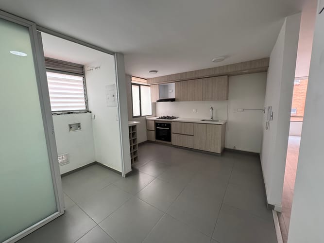 Apartamento de 2 alcobas en venta en La Calleja, Bogotá, 95 m² · foto 5 de 17