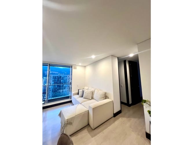 Apartamento de 2 alcobas en venta en Cedritos, Bogotá, 77 m² · foto 5 de 12