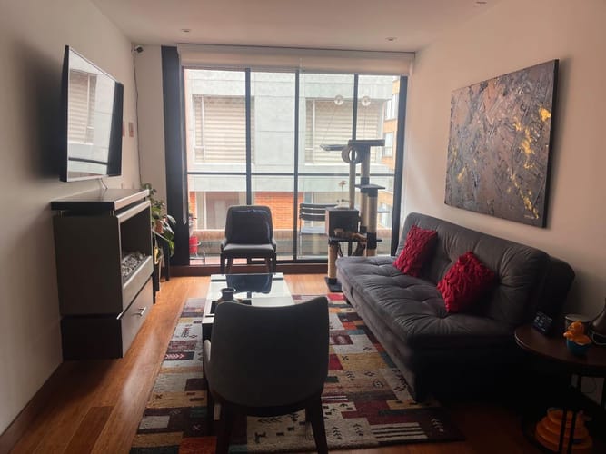 Apartamento de 2 alcobas en arriendo en Chicó Navarra, Bogotá, 82 m² · foto 2 de 12