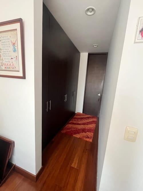 Apartamento de 2 alcobas en arriendo en Chicó Navarra, Bogotá, 82 m² · foto 11 de 12