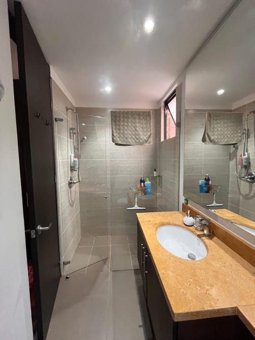 Apartamento de 2 alcobas en arriendo en Chicó Navarra, Bogotá, 82 m² · foto 12 de 12