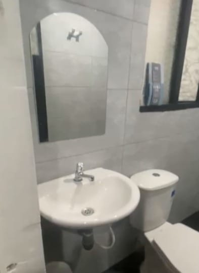 Casa de 8 alcobas en venta en Lago Timiza, Bogotá, 239 m² · foto 5 de 8