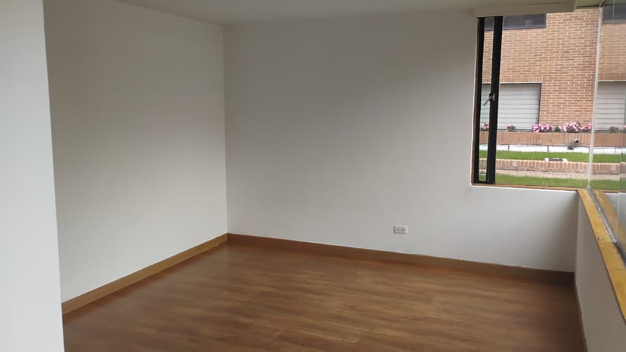 Apartamento de 3 alcobas en venta en Santa Barbara, Bogotá, 137 m² · foto 2 de 24