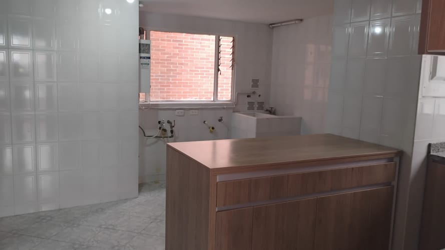 Apartamento de 3 alcobas en venta en Santa Barbara, Bogotá, 137 m² · foto 11 de 24