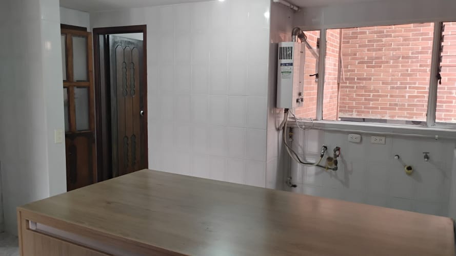 Apartamento de 3 alcobas en venta en Santa Barbara, Bogotá, 137 m² · foto 12 de 24