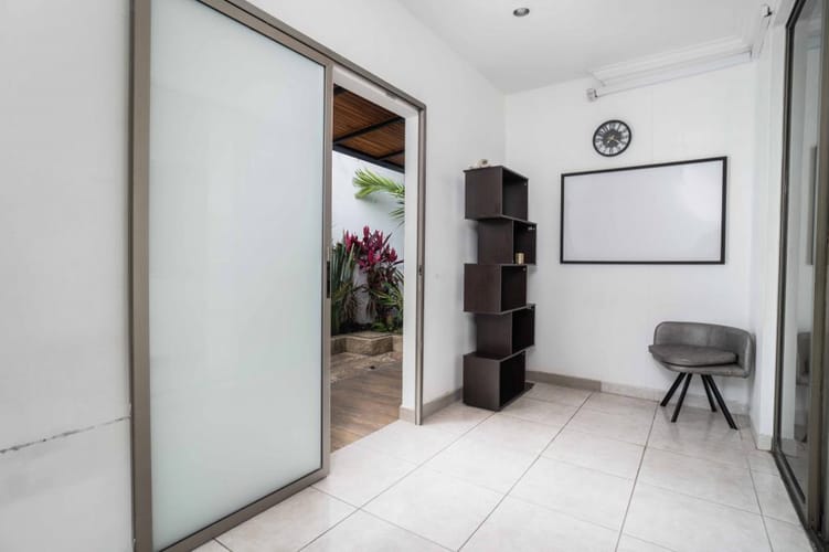 Casa de 7 alcobas en arriendo en Ciudad Jardin, Cali, 480 m² · foto 9 de 16