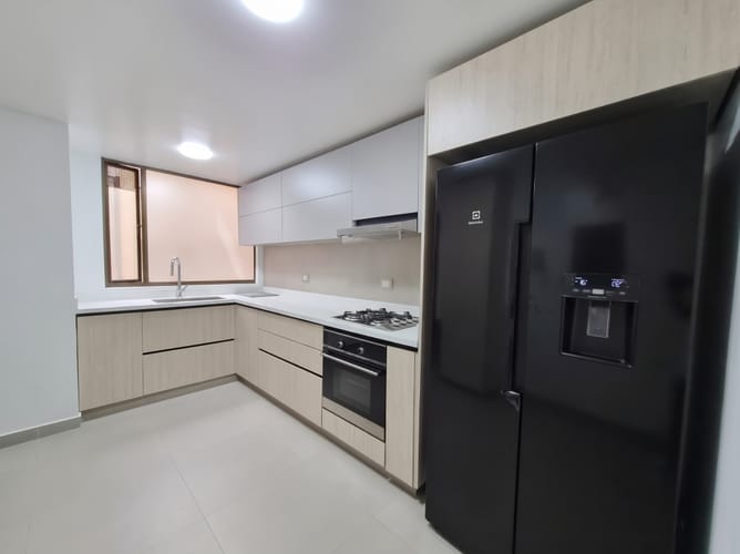 Apartamento de 2 alcobas en venta en Rincon Del Chico, Bogotá, 89 m² · foto 3 de 8