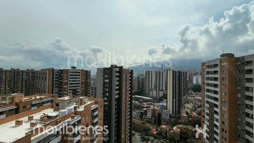 Apartamento de 3 alcobas en arriendo en Prados De Sabaneta, Sabaneta, 87 m² · foto 2 de 19