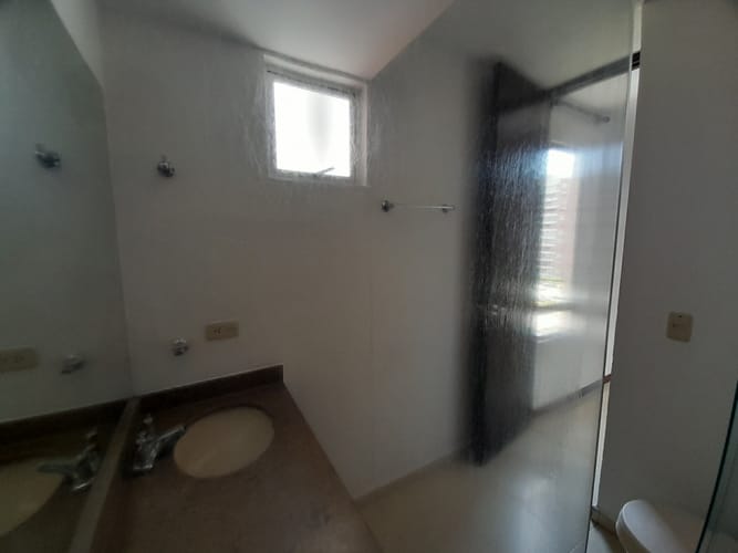 Apartamento de 3 alcobas en arriendo en Valle Del Lili, Cali, 68 m² · foto 18 de 24