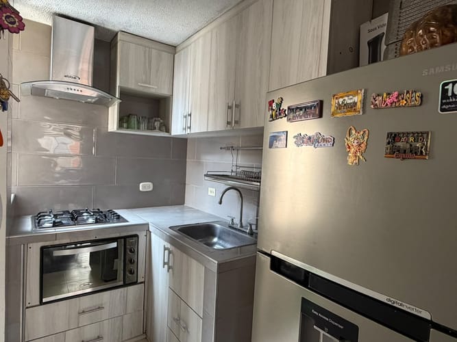 Apartamento de 3 alcobas en venta en Engativá, Bogotá, 49 m² · foto 2 de 19