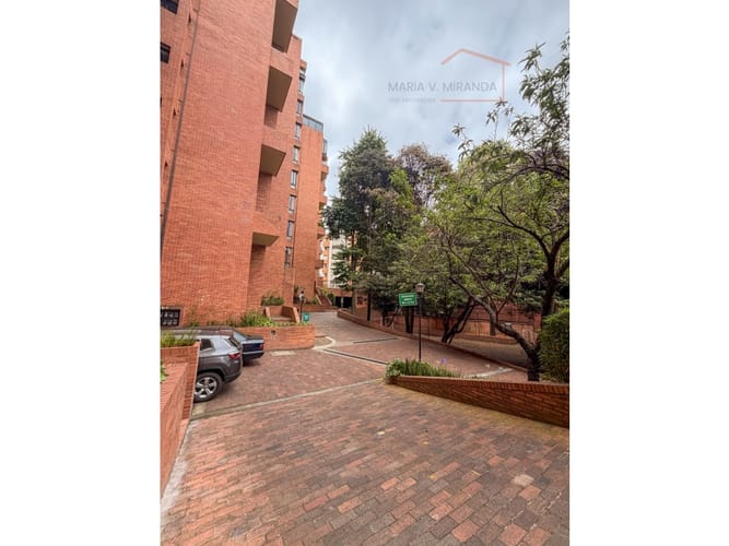 Apartamento de 2 alcobas en arriendo en Los Rosales, Bogotá, 126 m² · foto 8 de 24