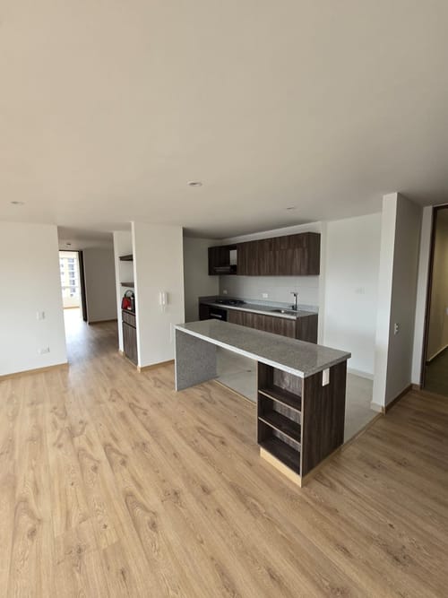 Apartamento de 3 alcobas en arriendo en La Felicidad, Bogotá, 130 m² · foto 2 de 20