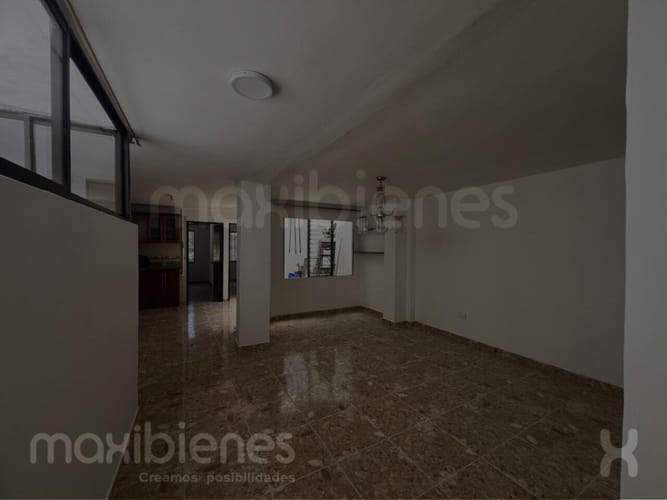 Casa de 4 alcobas en arriendo en Asturias, Itagüí, 300 m² · foto 10 de 22
