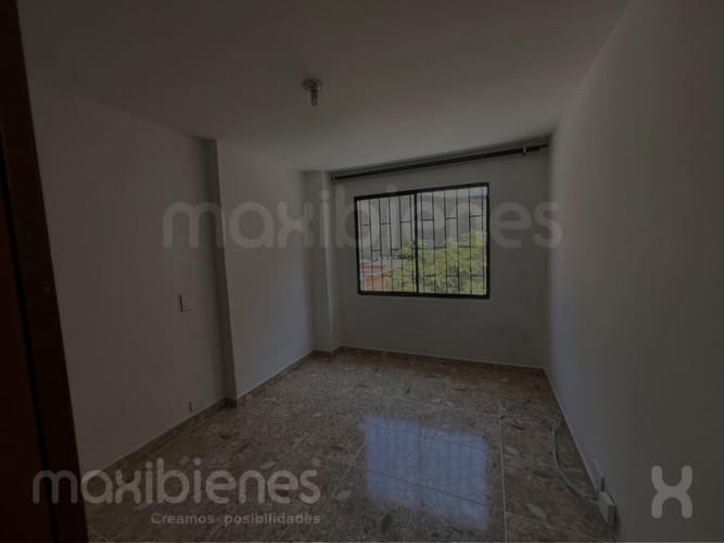 Casa de 4 alcobas en arriendo en Asturias, Itagüí, 300 m² · foto 14 de 22