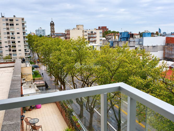 Piso alto al frente con terraza, 8 de Octubre y Jaime Cibils · Foto 2