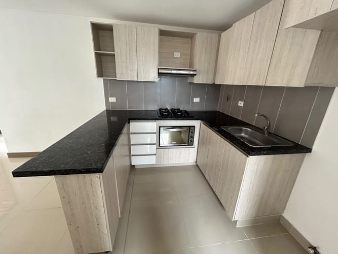 Apartamento de 3 alcobas en arriendo en Señorial, Envigado, 84 m² · foto 4 de 15