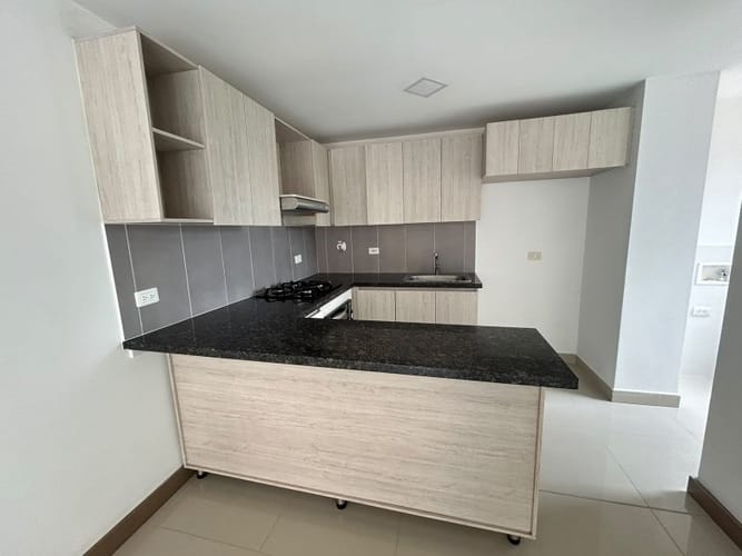 Apartamento de 3 alcobas en arriendo en Señorial, Envigado, 84 m² · foto 5 de 15
