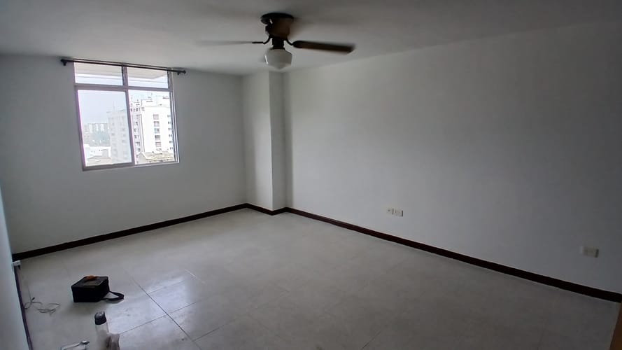 Apartamento de 3 alcobas en arriendo en Versalles, Cali, 160 m² · foto 2 de 16
