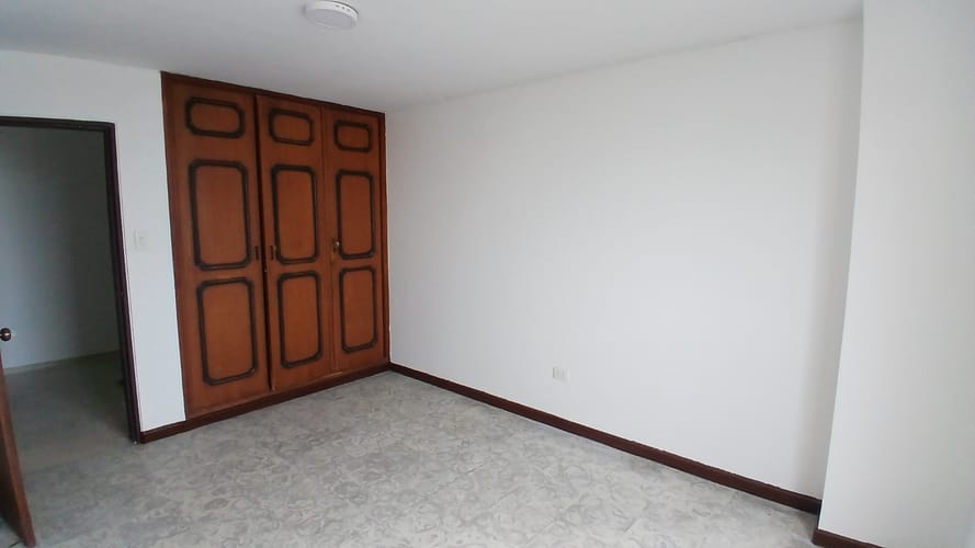 Apartamento de 3 alcobas en arriendo en Versalles, Cali, 160 m² · foto 11 de 16