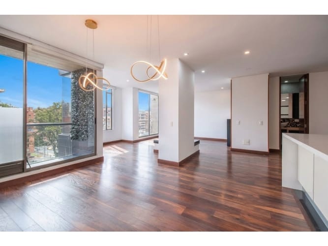 Apartamento de 3 alcobas en arriendo en Chico Norte, Bogotá, 182 m² · foto 1 de 5