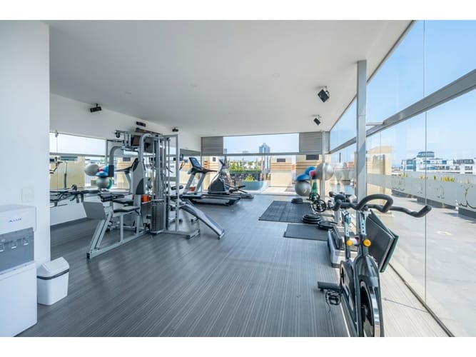 Apartamento de 3 alcobas en arriendo en Chico Norte, Bogotá, 182 m² · foto 5 de 5