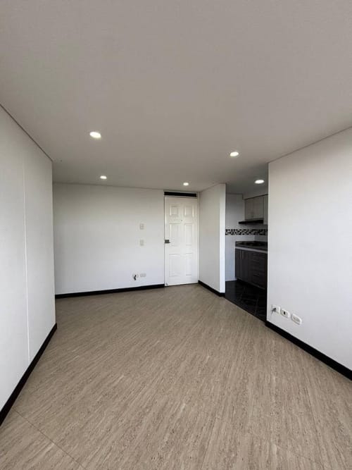 Apartamento de 3 alcobas en venta en Fontibon, Bogotá, 52 m² · foto 3 de 18