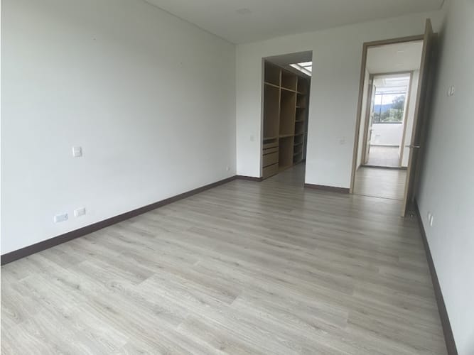 Casa de 4 alcobas en venta en Club Guaymaral, Bogotá, 366 m² · foto 6 de 24